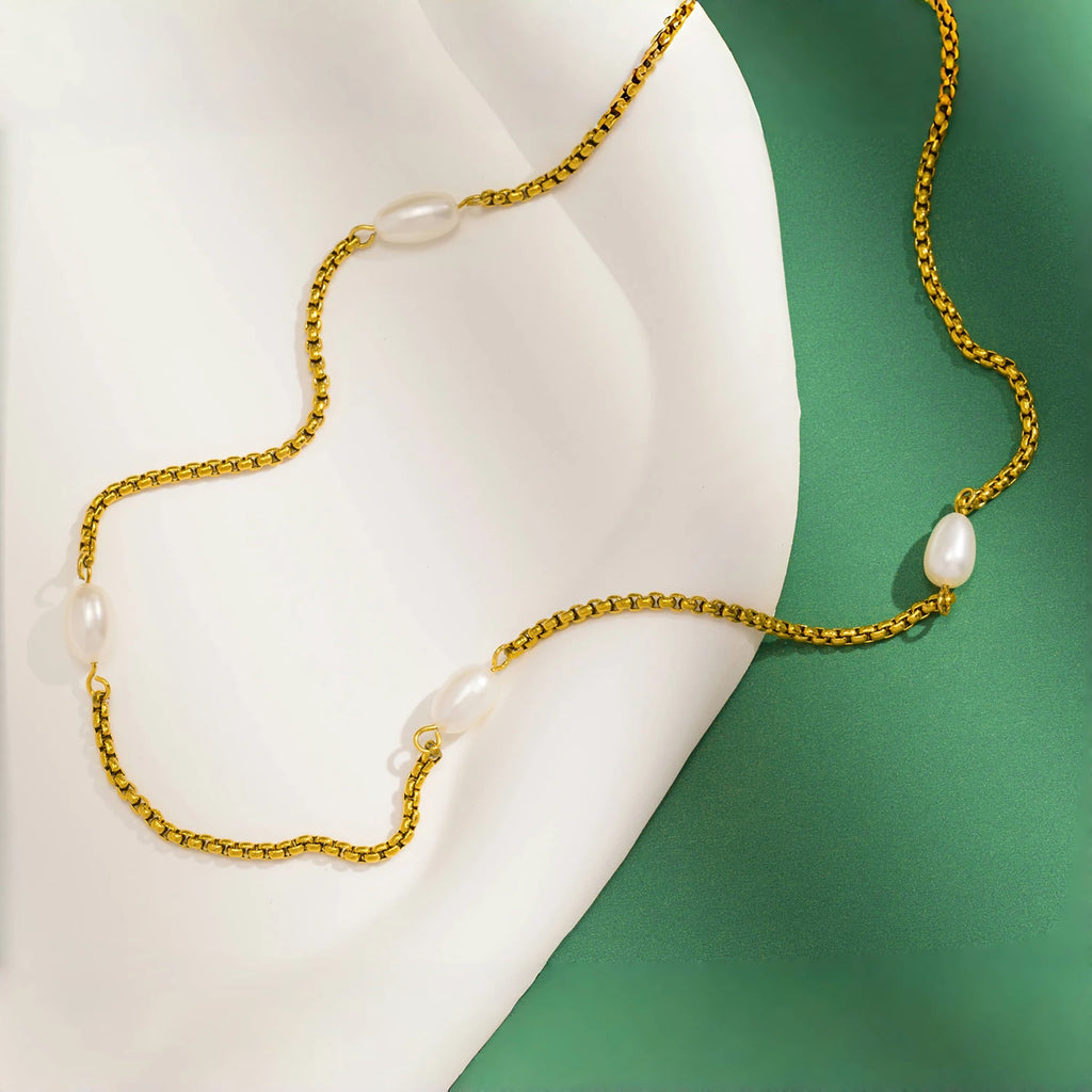 Elegant Pearl Necklace