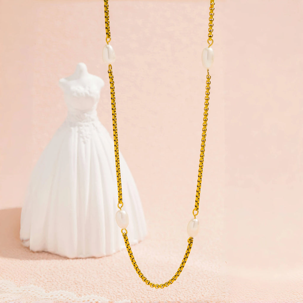 Elegant Pearl Necklace