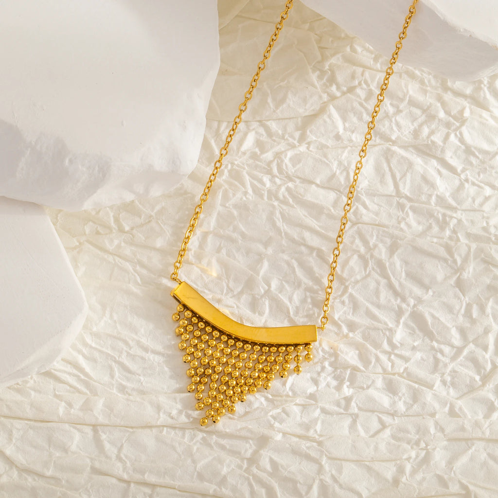 Fashionable tassel pendant Necklace