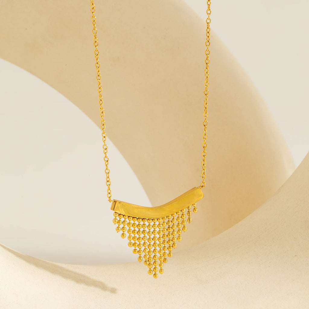 Fashionable tassel pendant Necklace