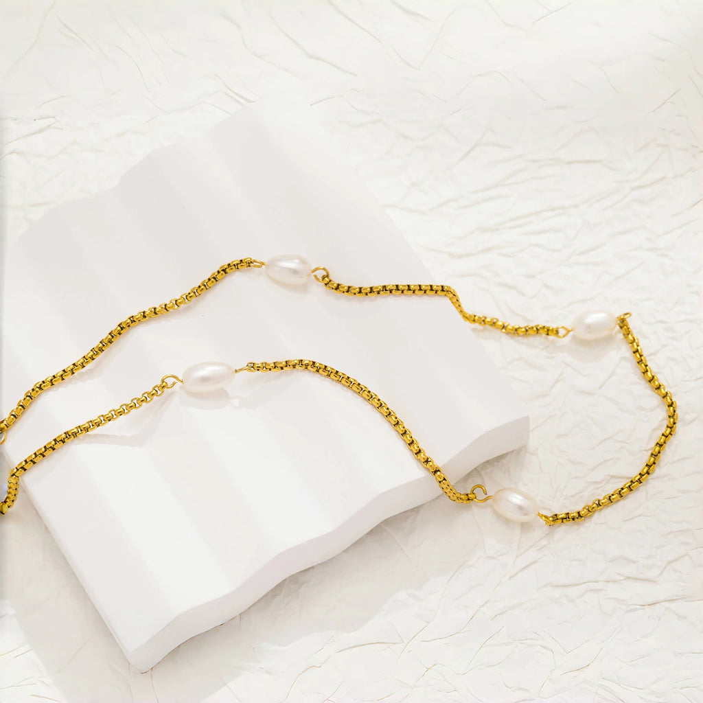 Elegant Pearl Necklace